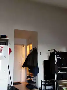 Snapshot of eltoulou chatting on March 2025 04:43:02 PM eltoulou online show from March 2025 04:43:02 PM