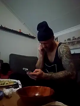 Snapshot of eltoulou chatting on December 2025 05:00:01 PM eltoulou online show from December 2025 05:00:01 PM