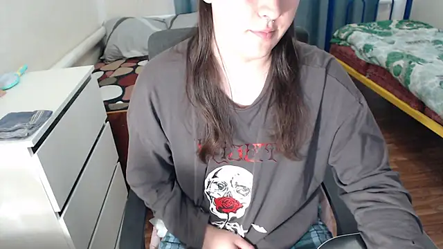 EvaMiron online show from October 2025 11:29:02 AM