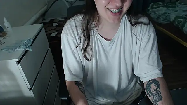 EvaMiron online show from November 2025 07:51:01 AM