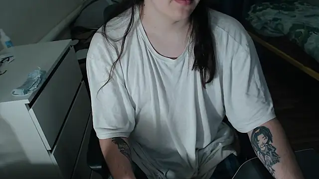 EvaMiron online show from November 2025 11:27:02 PM