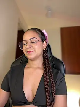 Snapshot of gretta_kler1 chatting on January 2025 10:17:02 PM gretta kler1 online show from January 2025 10:17:02 PM