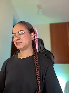 Snapshot of gretta_kler1 chatting on January 2025 03:43:01 PM gretta kler1 online show from January 2025 03:43:01 PM