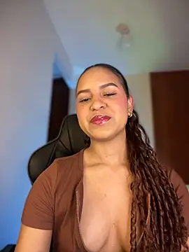 Snapshot of gretta_kler1 chatting on January 2025 11:43:02 PM gretta kler1 online show from January 2025 11:43:02 PM