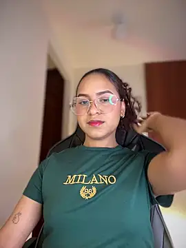 Snapshot of gretta_kler1 chatting on February 2025 01:32:01 PM gretta kler1 online show from February 2025 01:32:01 PM