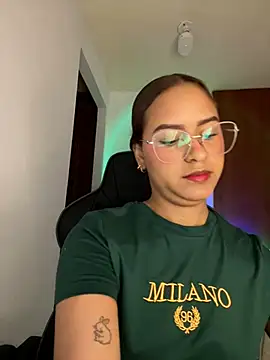 Snapshot of gretta_kler1 chatting on March 2025 02:29:02 PM gretta kler1 online show from March 2025 02:29:02 PM