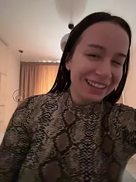 deliaroyal online show from April 2026 01:17:02 PM