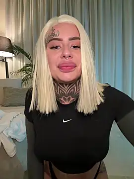 Snapshot of bambixboo chatting on November 2025 09:52:02 PM bambixboo online show from November 2025 09:52:02 PM