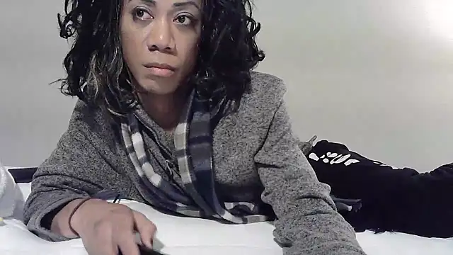 Snapshot of CaramelDipper chatting on February 2025 04:46:02 AM CaramelDipper online show from February 2025 04:46:02 AM