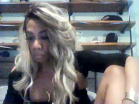 Snapshot of CaramelDipper chatting on August 2026 12:18:02 PM CaramelDipper online show from August 2026 12:18:02 PM