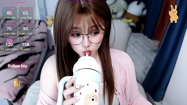 Snapshot of Sweet-18wanwan chatting on December 2025 01:27:01 PM Sweet-18wanwan online show from December 2025 01:27:01 PM