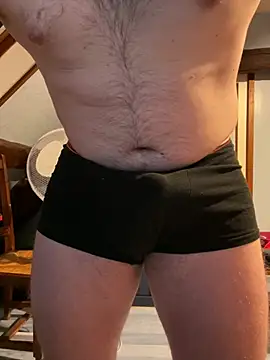 Snapshot of youlo71 chatting on February 2025 02:32:02 PM youlo71 online show from February 2025 02:32:02 PM