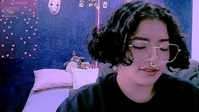 NinaYellow online show from August 2026 01:03:01 PM