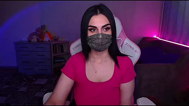 Snapshot of __Yasmina__ chatting on March 2025 06:39:02 AM Yasmina online show from March 2025 06:39:02 AM