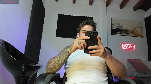 LucianSinclair online show from November 2025 03:38:01 AM