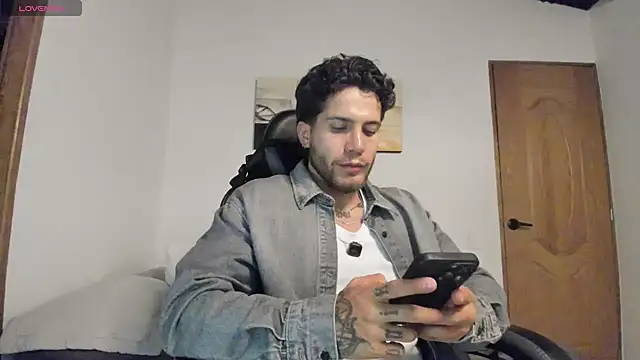 Snapshot of LucianSinclair chatting on July 2026 02:16:01 AM LucianSinclair online show from July 2026 02:16:01 AM