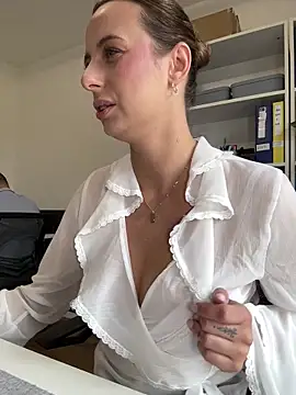 Hii Lolla online show from March 2026 06:58:02 AM