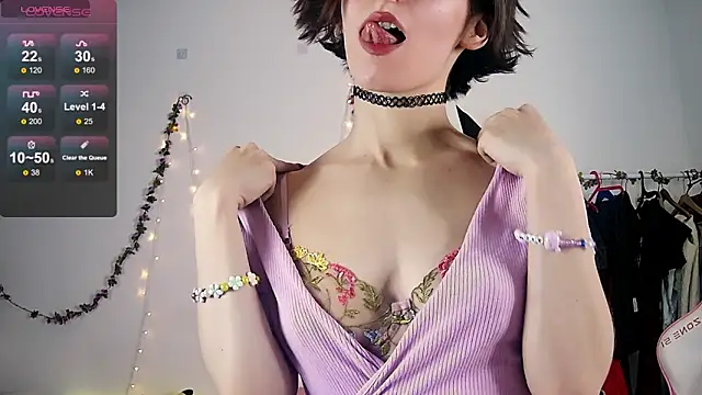 Snapshot of Violet_Veliya chatting on October 2025 04:05:02 PM Violet Veliya online show from October 2025 04:05:02 PM