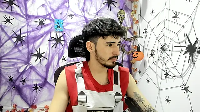 DmitriSanders online show from November 2025 07:14:01 PM