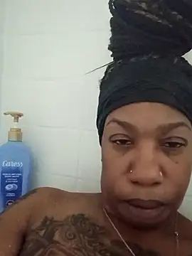 Snapshot of TipdrilBossQueen chatting on June 2026 06:57:01 PM TipdrilBossQueen online show from June 2026 06:57:01 PM