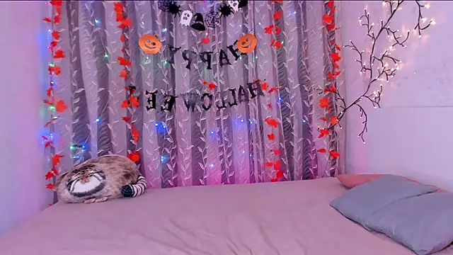 space cowgirl online show from November 2025 07:01:02 PM