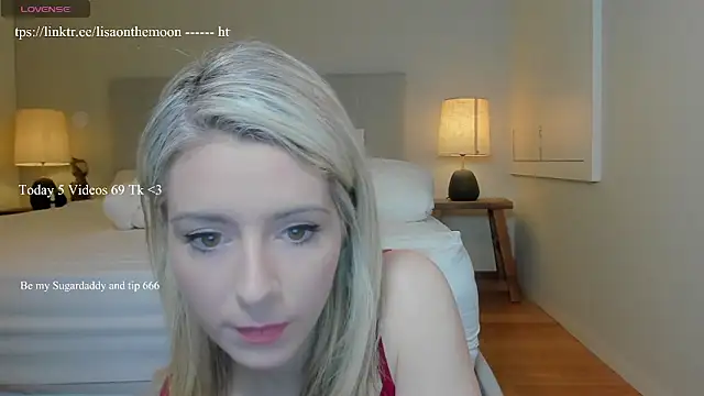 Lisaonthemoon online show from November 2025 05:09:01 PM