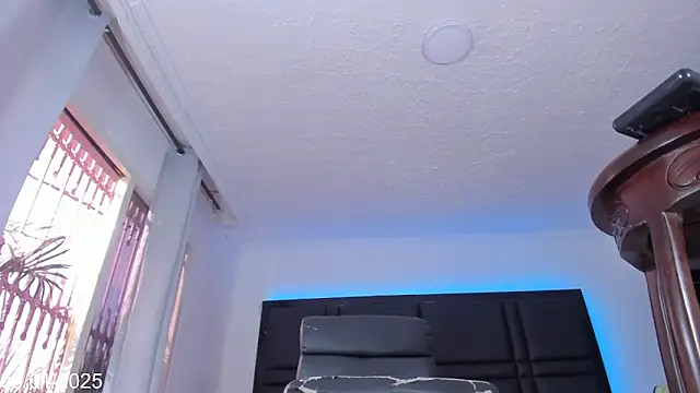 Snapshot of Brianna_Stars chatting on January 2025 09:16:01 PM Brianna Stars online show from January 2025 09:16:01 PM