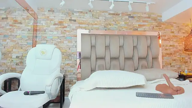 karla dunn online show from April 2026 09:01:02 PM