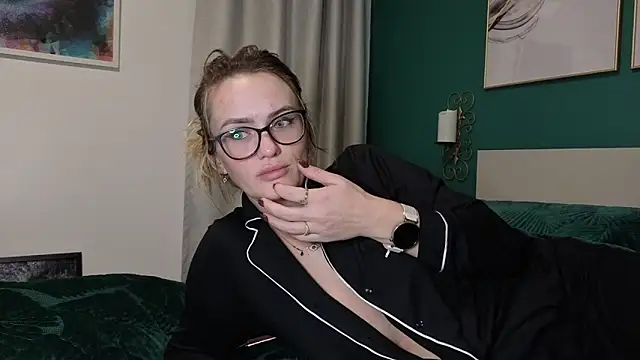 hotjessyca online show from November 2025 05:08:02 AM