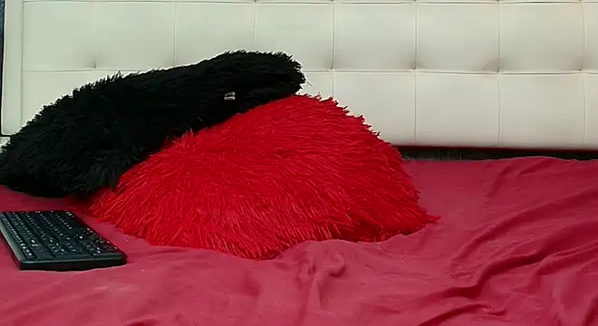 Cloeandtyfanny online show from April 2026 09:39:33 PM