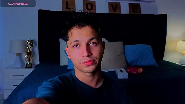 Issac james  online show from April 2026 04:06:02 AM