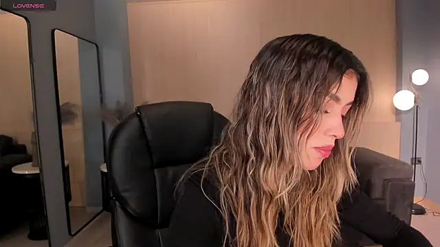 Snapshot of PaulinaSantos_ chatting on March 2025 07:17:01 PM PaulinaSantos  online show from March 2025 07:17:01 PM