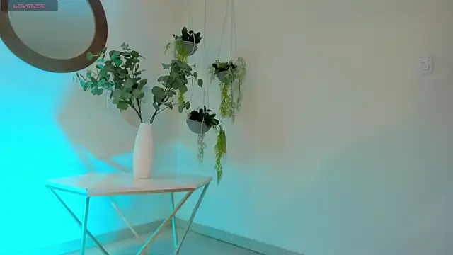 Snapshot of PaulinaSantos_ chatting on March 2025 07:31:01 PM PaulinaSantos  online show from March 2025 07:31:01 PM