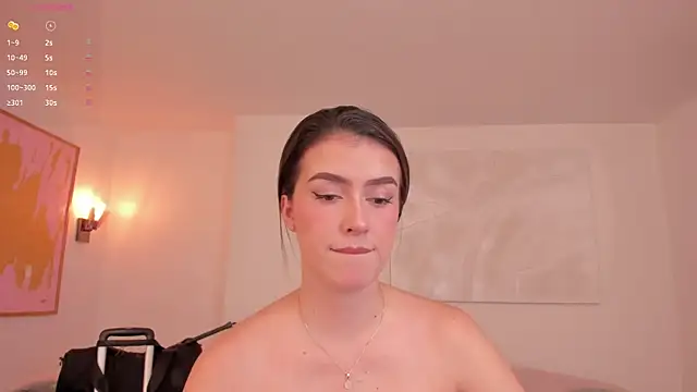 PaulinaSantos  online show from December 2025 05:31:01 PM