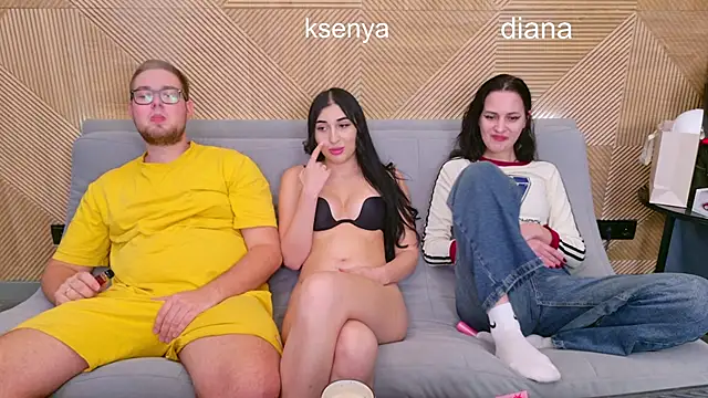 Ksenny online show from November 2025 05:35:01 PM