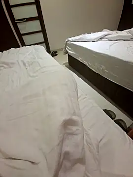 Snapshot of Exhibitionist1508 chatting on November 2025 06:45:01 AM Exhibitionist1508 online show from November 2025 06:45:01 AM