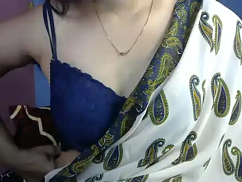 Snapshot of Black_cat_cutie chatting on February 2025 04:37:02 AM Black cat cutie online show from February 2025 04:37:02 AM