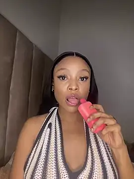 Snapshot of SexyDee025 chatting on March 2025 02:10:02 PM SexyDee025 online show from March 2025 02:10:02 PM