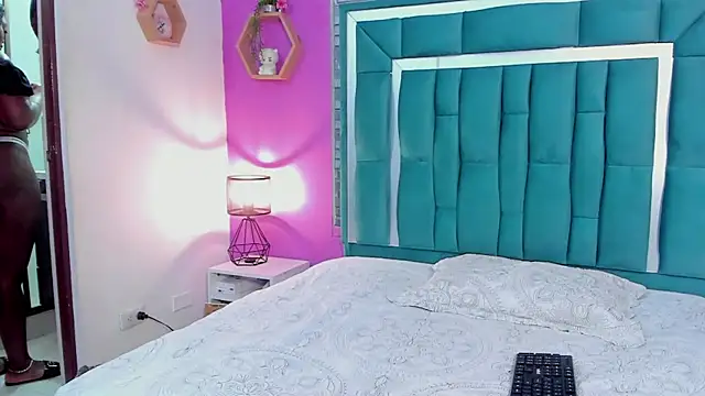 Snapshot of LORENSCOLLINS chatting on December 2025 08:48:01 PM LORENSCOLLINS online show from December 2025 08:48:01 PM