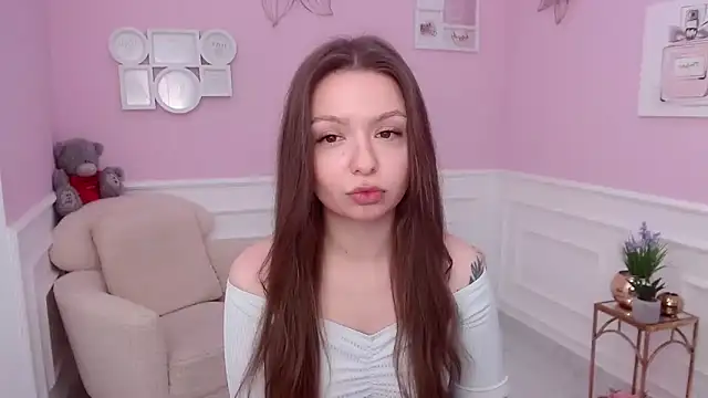 LucySkilar online show from December 2024 06:06:02 AM