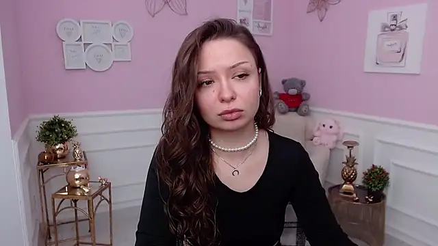 LucySkilar online show from February 2026 05:26:01 AM