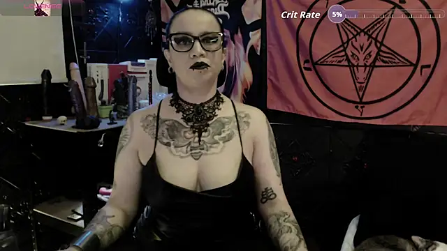 Snapshot of Evil_Queen_666 chatting on May 2026 06:20:02 AM Evil Queen 666 online show from May 2026 06:20:02 AM