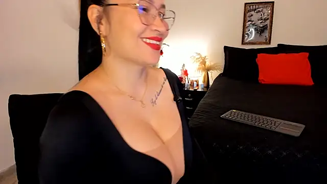 Snapshot of leslie_k chatting on March 2025 11:28:02 PM leslie k online show from March 2025 11:28:02 PM