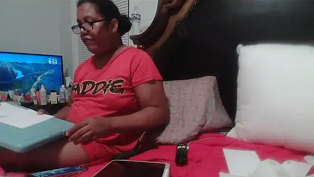 Snapshot of ebonyred chatting on April 2026 01:51:01 AM ebonyred online show from April 2026 01:51:01 AM