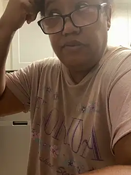 Snapshot of ebonyred chatting on May 2026 01:08:02 PM ebonyred online show from May 2026 01:08:02 PM