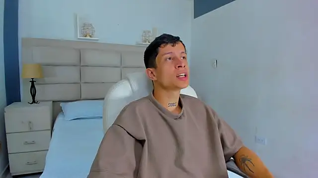 AgarEvans online show from November 2025 04:23:02 AM