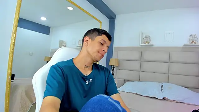 AgarEvans online show from December 2025 04:29:02 AM