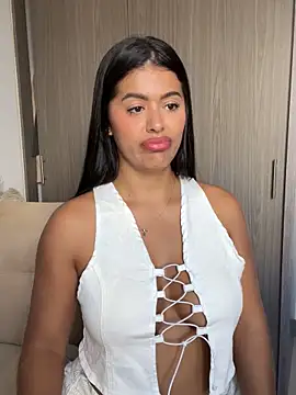 Snapshot of MelissaWaltton chatting on November 2025 09:27:01 PM MelissaWaltton online show from November 2025 09:27:01 PM