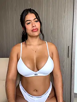 Snapshot of MelissaWaltton chatting on November 2025 03:25:01 PM MelissaWaltton online show from November 2025 03:25:01 PM