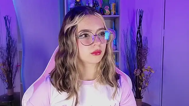 EmilyMiller  online show from October 2025 04:50:01 PM